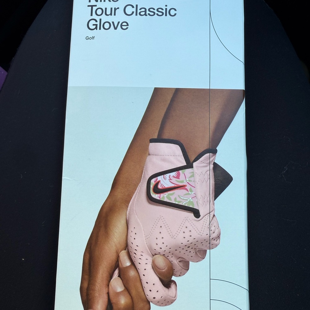 Nike Women's Pink Performance Glove for right hand.